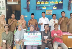 Pemdes Tanjung Kurung Lahat Bagikan Dana BLT untuk 20 KPM, Ini Pesan Kades