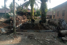 Pasang Papan Mal, Pengalian Tanah Sebagai Rambu Awal Tahap Pekerjaan MCK TMMD 128 