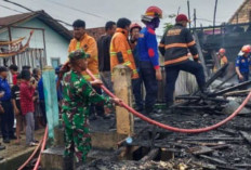 Kebakaran di Lorong Kedukan Bukit 2, Ini Reaksi Cepat Babinsa Kodim Palembang, Bagaimana?