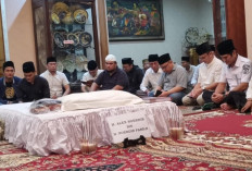 Yasinan dan Doa Bersama Iringi Kepergian Alex Noerdin, Ratusan Pelayat Padati Rumah Duka di Talang Semut