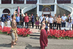 Spektakuler! 2 Penari Sumsel Jalani Aksi Menari 10 Jam Non-Stop di Palembang