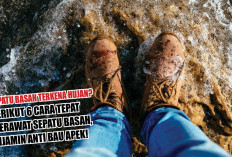 Sepatu Basah Terkena Hujan? Berikut 6 Cara Tepat Merawat Sepatu Basah, Dijamin Anti Bau Apek!