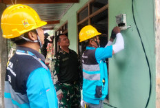 Terang Benderang! Pemasangan Listrik PLN di Rumah Pak Misri Lengkapi Program RTLH TMMD 129