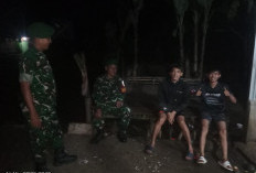 Patroli Komduk, 2 Babinsa Koramil 405-03 Kikim Sambangi 2 Desa Sekaligus, Ini Buktinya 