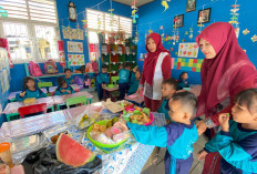 Jumat Berbagi di TK Nusa Indah, Cara Unik Mengajarkan Kebersamaan dan Tanggung Jawab, Ini Keseruannya