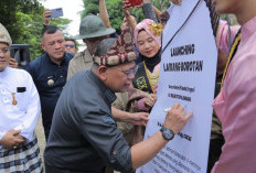 Kembangkan Destinasi Wisata Berbasis Sejarah dan Budaya, Pj Walikota Palembang Resmikan Lawang Borotan