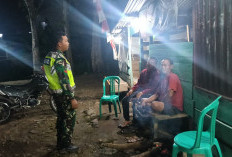 Kendarai Sepeda Motor, Babinsa Koramil 405-13 Dempo Selatan Sambangi Pos Satkamling 