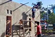 Pemasangan Ini Menjadi Tahap Penting Dalam Rehabilitasi RTLH Titik 3 Program TMMD ke-128 Kodim Lahat