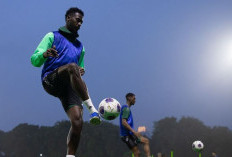 Timnas Arab Saudi Latihan Perdana di Jakarta Malam Hari, Diguyur Hujan dan Petir