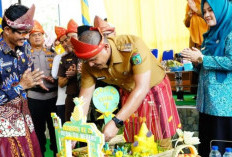 Lagu Desa Resmi Diluncurkan di HUT ke-24 Tanjung Menang, Wawako Dorong Kolaborasi dengan Pemkot