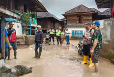 Kapolsek Jajaran Polda Sumsel Jarai dan Pajar Bulan Pantau Banjir, Ini Daftar Kerugiannya
