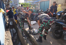 Cegah Banjir dan Penyakit, Kodim 0418/Palembang Gelar Karya Bhakti TNI di Pasar Sekip Ujung