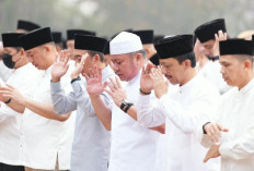 Ikhtiar Atasi Karhutla, Gubernur Herman Deru Salat Istisqa di Griya Agung