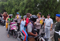 Operasi Keselamatan 2025, Kapolres Prabumulih Bagikan Helm Gratis Untuk Pengendara, Tujuannya Apa Ya