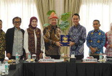 Miris! Gaji Guru PPPK Paruh Waktu di OKI Hanya Rp300 Ribu, Bupati OKI Angkat Suara ke DPR RI