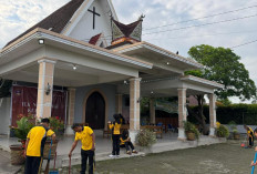 Biro Logistik Polda Sumsel Bersihkan Rumah Ibadah di Palembang, Begini Tujuannya