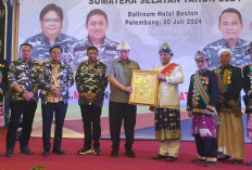 Terima Gelar Pangeran Wira Negara, Airlangga Hartarto Nilai Alasan Sultan Palembang Sangat Tepat!