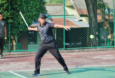 Jaga Kebugaran Tubuh, Perwira Rindam II Sriwijaya Olahraga Tenis Lapangan, Seru Sekali!