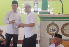 Safari Jumat Berjamaah, Yulius Maulana Ajak Warga Lahat Pilih Pemimpin yang Merakyat