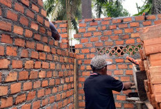 Sirkulasi Udara Lancar, Satgas TMMD 128 Pasang Lubang Angin di Rehab RTLH TMMD 128