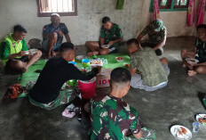 Suasana Hangat dan Kebersamaan Antara Anggota Satgas TMMD 128 dan Warga Saat Makan Siang, Ini Buktinya 