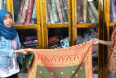 BIKIN BANGGA! 5 Kain Songket Indonesia yang Mencuri Perhatian Dunia, Songket Palembang Ada Gak Ya?