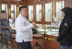 Nasabah Setia Pegadaian Sumbagsel Dapat Hadiah Emas di Hari Pelanggan Nasional 