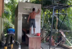 Ternyata Ini Tujuan Satgas TMMD ke-128 Kodim Lahat Kerjakan Pelaposan Dinding Bangunan MCK Titik 1