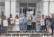Kawal Kebebasan Pers! Puluhan Mahasiswa 3 Kampus Pasang Badan Kawal Sidang Gugatan 25 Media di PN Palembang
