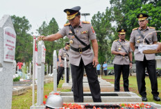 Korlantas Polri Ziarah dan Tabur Bunga di TMP Kalibata, Ternyata Menyambut Peringatan Ini