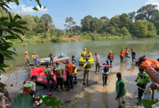 Berpacu dengan Waktu, Basarnas Cari Keberadaan Siswa SD Tenggelam di Sungai Enim