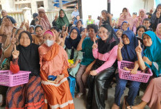 Fitri-Nandri Turun Langsung Layani Potong Rambut Gratis, Jamin Pendidikan dan Kesehatan Gratis untuk Warga