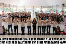 Hijaukan Bumi Indonesia! Astra Motor Ajak Ratusan Siswa SMA Negeri di Bali Tanam 254 Bibit Mangga dan Kapuk