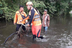 Basarnas Palembang Evakuasi Warga Terdampak Banjir di Sekayu