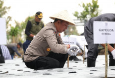 Dukung Ketahanan Pangan Nasional, Kapolda Sumsel dan Wali Kota Pagar Alam Gelar Tanam Perdana Bawang Putih