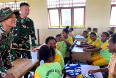 Siswa Makin Semangat Diajarkan Prajurit TNI AD, Ternyata Materi Ini Disampaikan Satgas Yonif Raider 200/BN