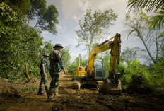 Berpacu Waktu, Alat Berat TMMD 128 Belah Hutan Belantara Desa Lubuk Tampang Lahat