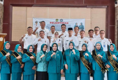 Ketua PKK Prabumulih Hj Linda Arlan Lantik Tiga TP PKK Kecamatan, Minta Dukung Program Walikota