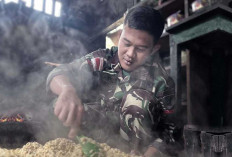 Kembangkan Sektor Pangan, Satgas Pamtas RI-MLY Yonrhanud 12/SBP Ciptakan Olahan Tempe Prima 