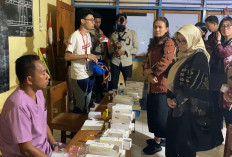 Ada Ketum Bhayangkari di Posko Pengungsian Bencana Erupsi Gunung Lewotobi, Ada Apa?