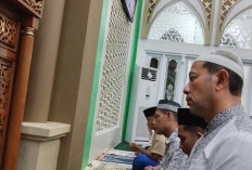 PJU Polda Sumsel Shalat Tarawih Berjamaah di Masjid Al-Aman, Ini Penjelasan Karo SDM