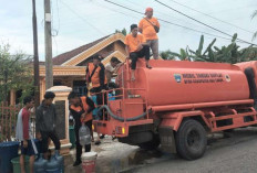 Pemkab OKUT Distribusikan Air Bersih untuk Korban Banjir di Baturaja, Warga Kesulitan Terutama Daerah Ini 