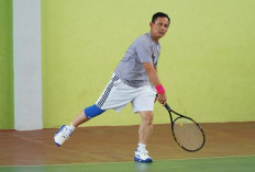 Yuk Intip Keseruan Pangdam II Sriwijaya Adu Teknik Tenis Lapangan di Korem Gapo