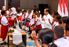 Bikin Takjub, Siswa SD Kelas 2 Asal Papua Nanya Ke Presiden Jokowi, Bangun Papua Mulai Dari Mana?