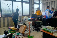 Wujudkan Lingkungan Sehat, Personel Bidhumas Polda Sumsel Kompak Lakukan Kurve Bersama
