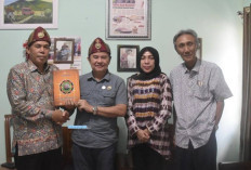 Museum Negeri Sumsel Terima Cetakan Perdana Buku Silsilah Pangeran Poento, Sebuah Penelusuran Generasi Kelima