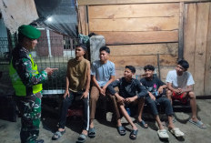 Babinsa 405-01 Tebing Tinggi Sambangi Anak-anak Remaja Lagi Nongkrong, Ada Apa Ya