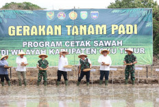 Selaras dengan Visi Presiden Prabowo, Program Pangan Bupati Enos Tuai Pujian Tokoh Nasional
