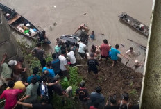Bikin Geger Warga! Trevel Jurusan Palembang-Lubuklinggau Terjun Bebas ke Sungai Kelingi, Ini Kondisi Penumpang
