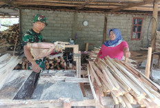 Keren! Satgas TMMD Semarang Sambangi Pengrajin Kotak Bandeng Desa Cukil, Sulap Usaha Lokal Jadi Cuan